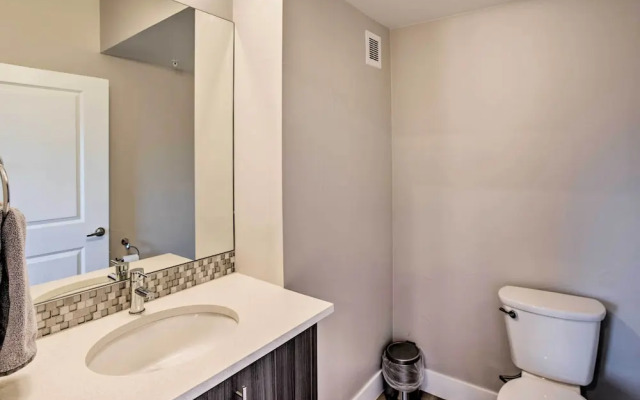 Trendy Denver Townhouse ~ 3 Miles to Downtown!