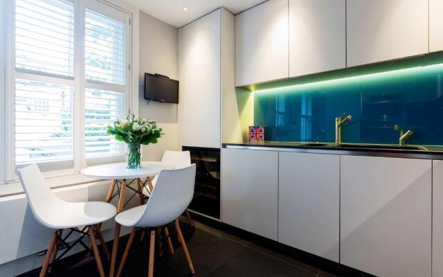 Veeve - Chelsea Square Serenity