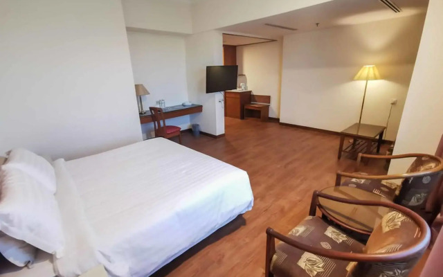 Crystal Crown Hotel Harbour View