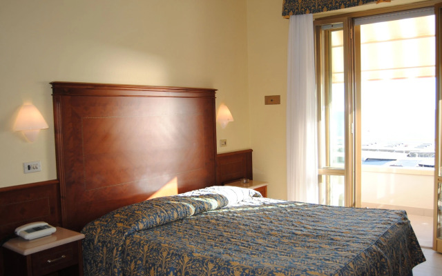 Hotel Capri & Residence