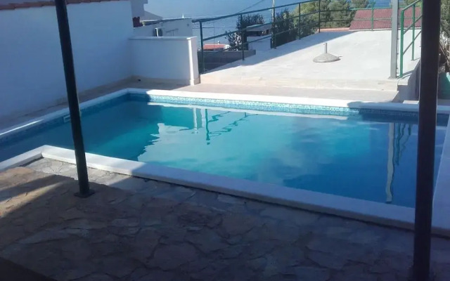 Rina - With Pool - SA5