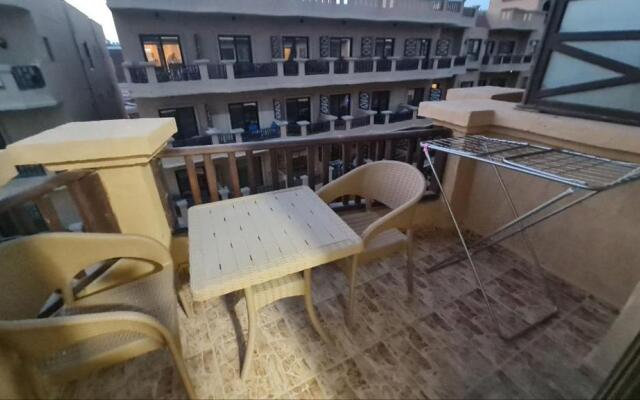 Beautiful studio with sea view and pool view