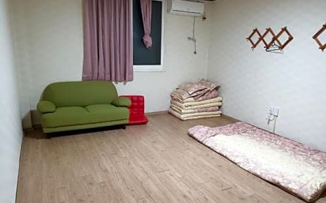 Shila Youth Hostel