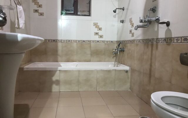 Hotel Minakshi International