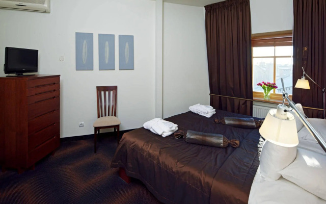 Rixwell Centra Hotel