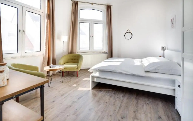 Herr Friese, Wohnung Nr. 6