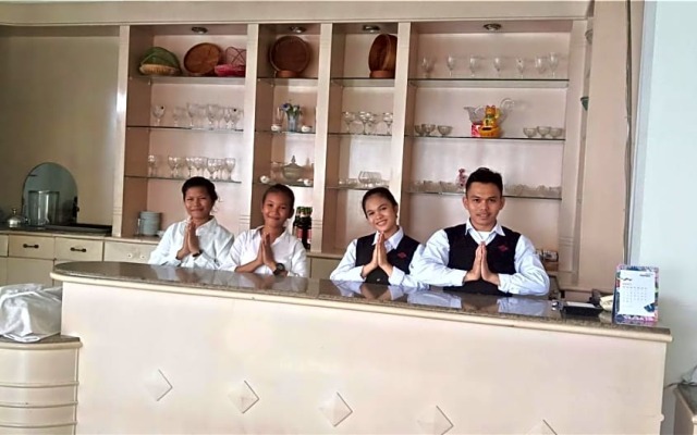 RR Wisata Indah Hotel