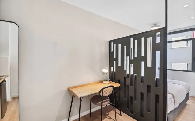 limehome Piraeus Olive