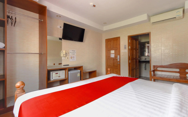 OYO 861 Patong Dynasty Hotel – Guest Rooms – Phuket Town