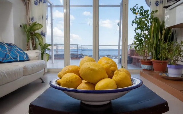 Limoni sul mare