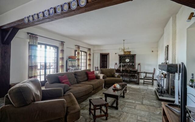 Sonia Rustic Mansion - 5bd 30 Sec Walk T