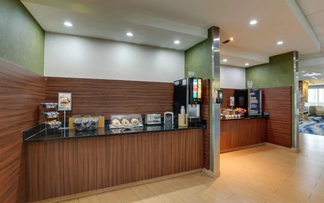 Fairfield Inn & Suites Hutchinson