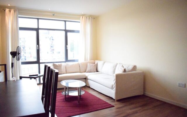 Modern 2 Bedroom Apartment in Limehouse