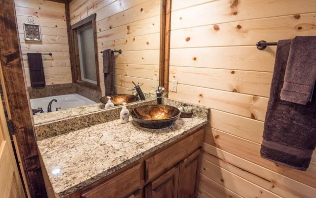 Simmer Down Lodge - 5 Br Cabin