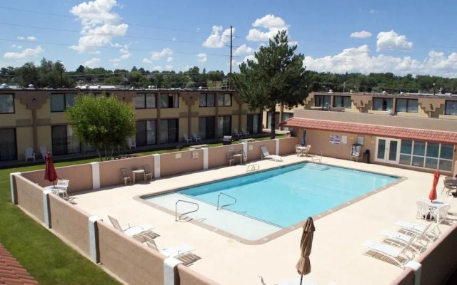 Americas Best Value Inn/brentwood Inn & Garden