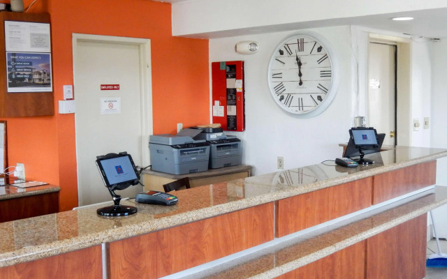 Travelodge by Wyndham San Antonio Lackland AFB North