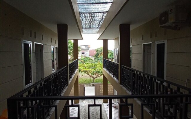 SPOT ON 93428 Pinus Jaya SyariahNearTaman Amaryllis Pekanbaru