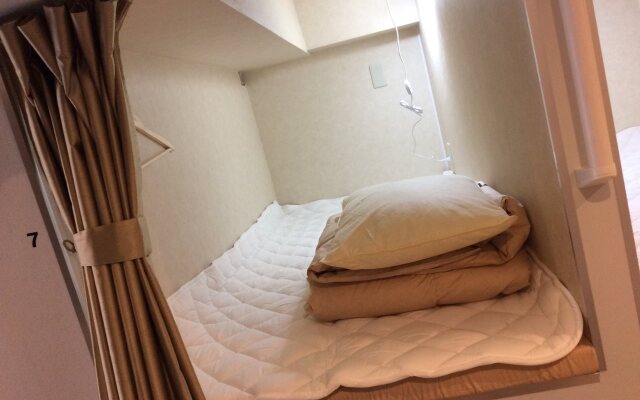 Toranomon Station bnbplus Capsule hotel