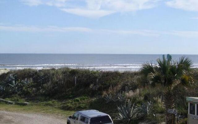 Beachgate CondoSuites and Oceanfront Resort