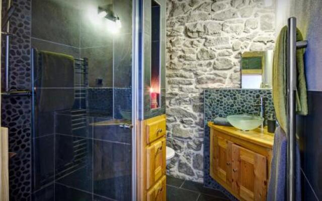 Chalet Ladroit - OVO Network