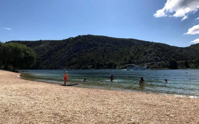 Family house Scardona - dreams by the river Krka