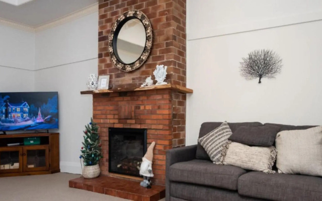 Sussex House Caravan Park