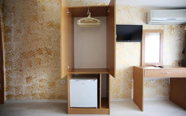 Theodian Hotel