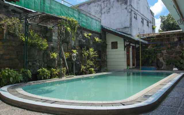 Hotel Mawar Saron