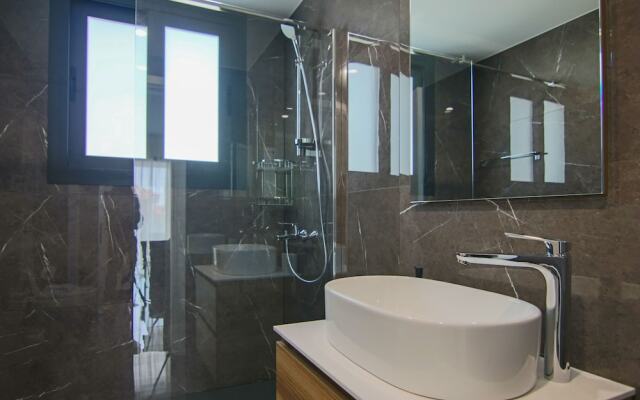Phaedrus Living: City View Anna Residence 101
