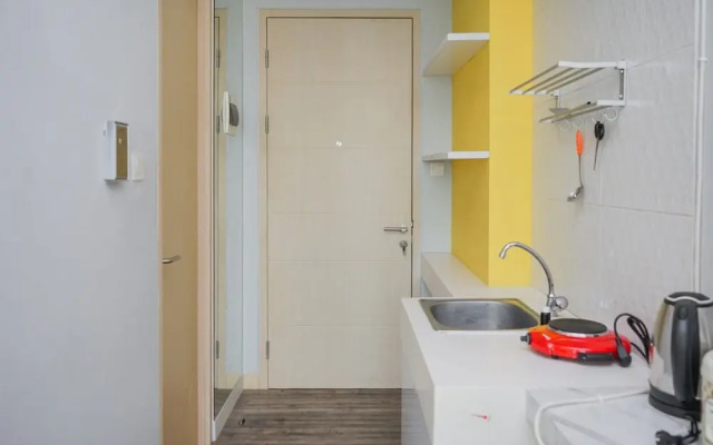 Studio Apartment at Tree Park Apartment
