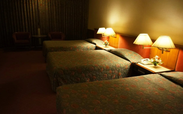 Siam Center Halal Hotel