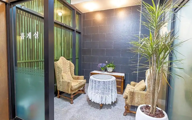 Jeju BunkerHotel&Resort