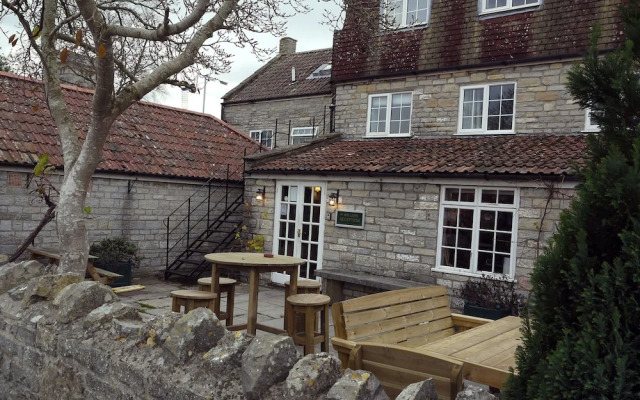 Mullions Hotel