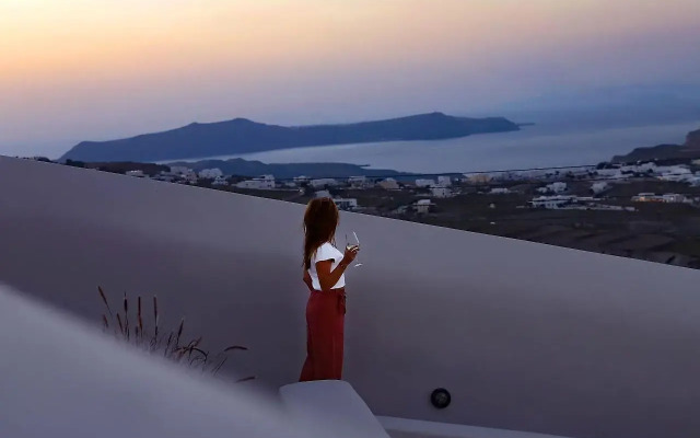Arxegono Cave Houses Santorini