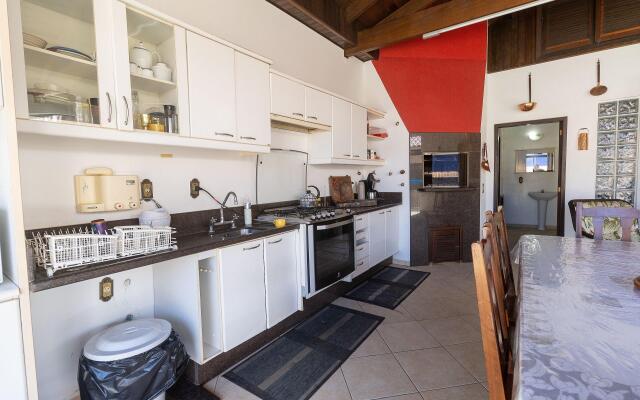 Casa com Piscina e Sinuca em Bombinhas
