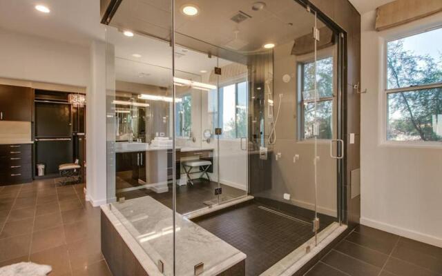 Stunning Private & Modern N. Scottsdale Estate!