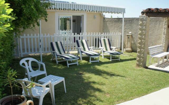 Charming Holiday Home in Robion With Swimming Pool