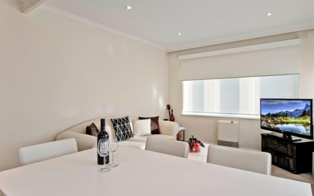 Elwood Seaside 2 Bed Retreat
