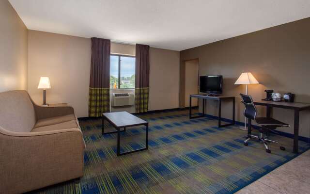 Super 8 by Wyndham Cromwell/Middletown