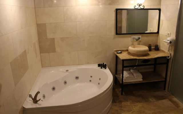 Kayra Cave Suites