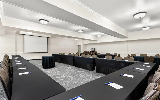 Clarion Suites Anchorage Downtown