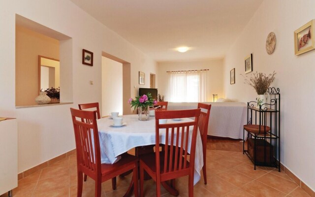 Amazing Home in Sukosan With 2 Bedrooms and Wifi