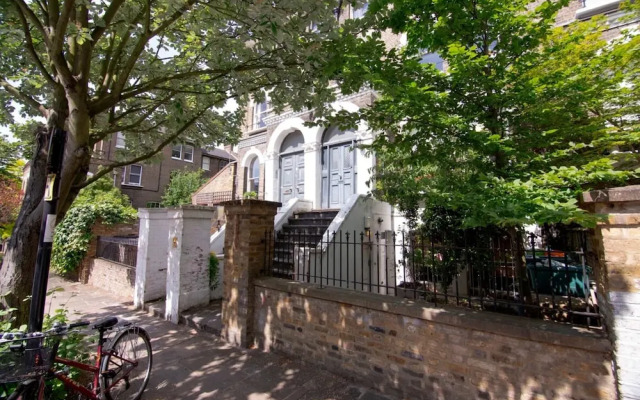 Wonderful 2 Bedroom in Quiet Area near Camden Square