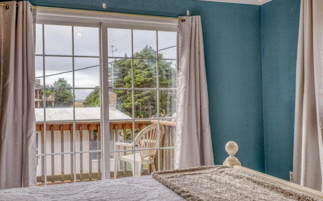 Manzanita Charm (MCA 125)