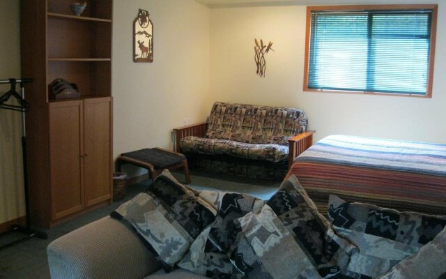 12 Mile Lake Bed and Breakfast
