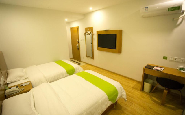 Vatica Xuzhou High Speed Railway Station Hotel
