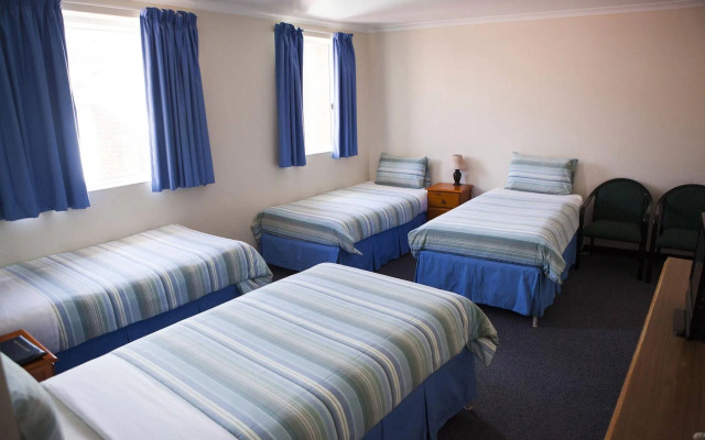 The Waratah Hotel