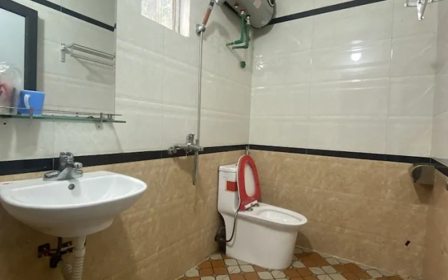 Khat Vong Viet Hotel