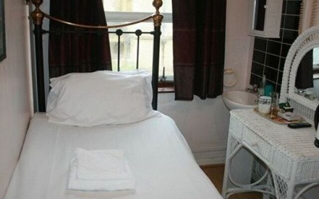 Diana Lodge Bed and Breakfast