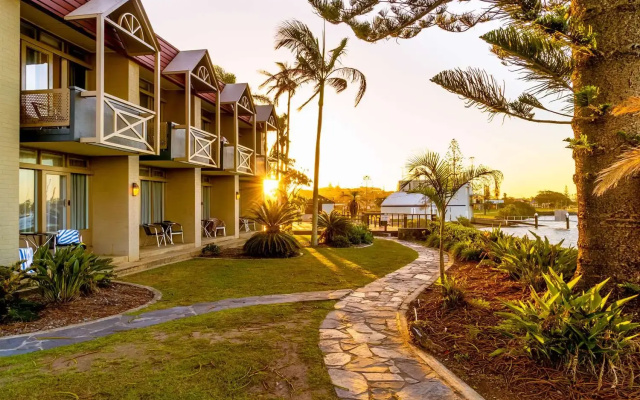 Comfort Resort Waters Edge